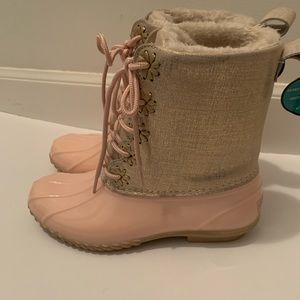 Beautiful scallop jack roger rain boot